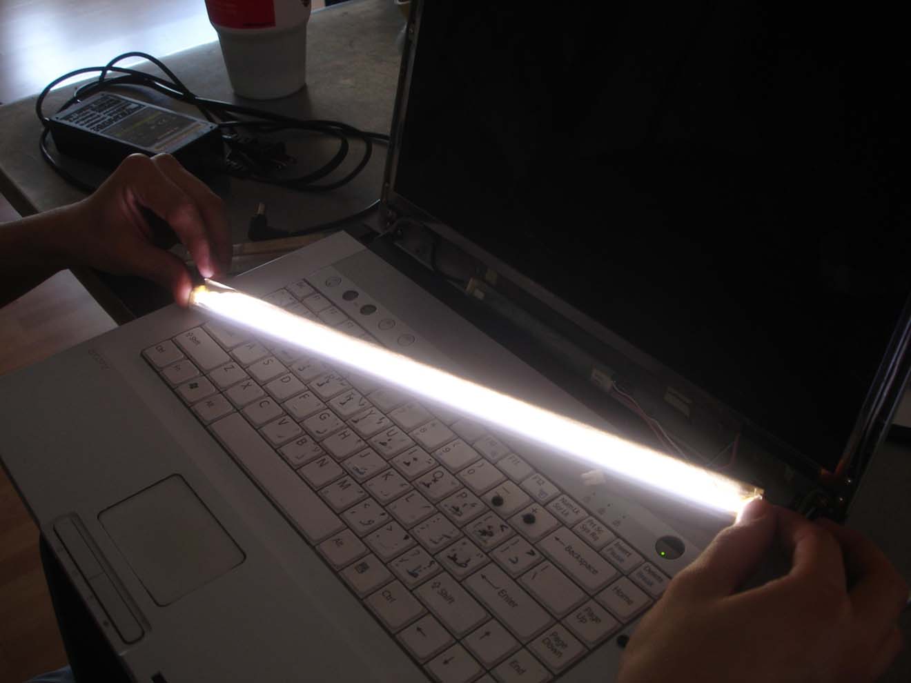Замена и ремонт подсветки экрана ноутбука в Казани